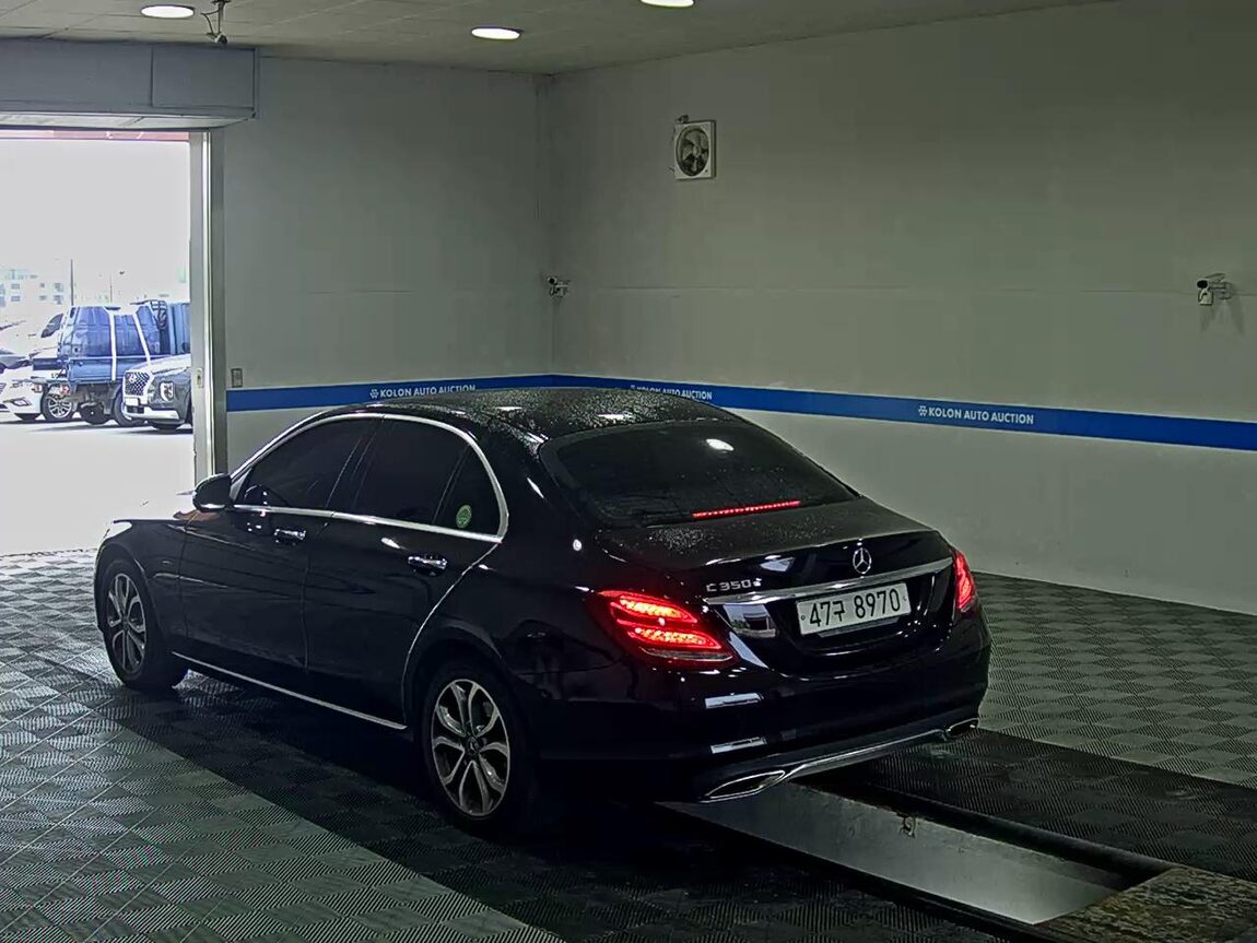 MERCEDES-BENZ C-CLASS (4TH GEN) C350 e 2018 - zdjęcie 6