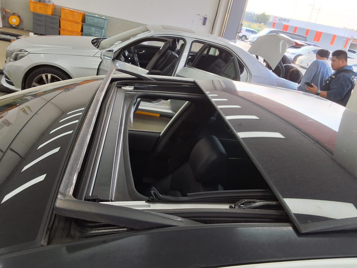 KIA K7 VG350 NOBLESSE PREMIUM 2011 - zdjęcie 19
