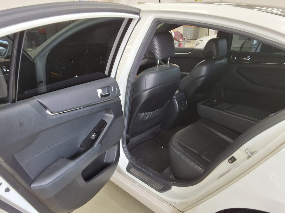 KIA K7 VG350 NOBLESSE PREMIUM 2011 - zdjęcie 12