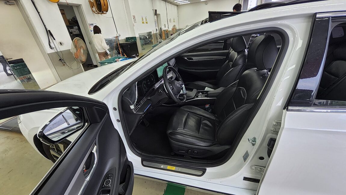 HYUNDAI THE NEW GRANDEUR IG HYBRID 2.4 HEV LE BLANC 2022 - zdjęcie 10