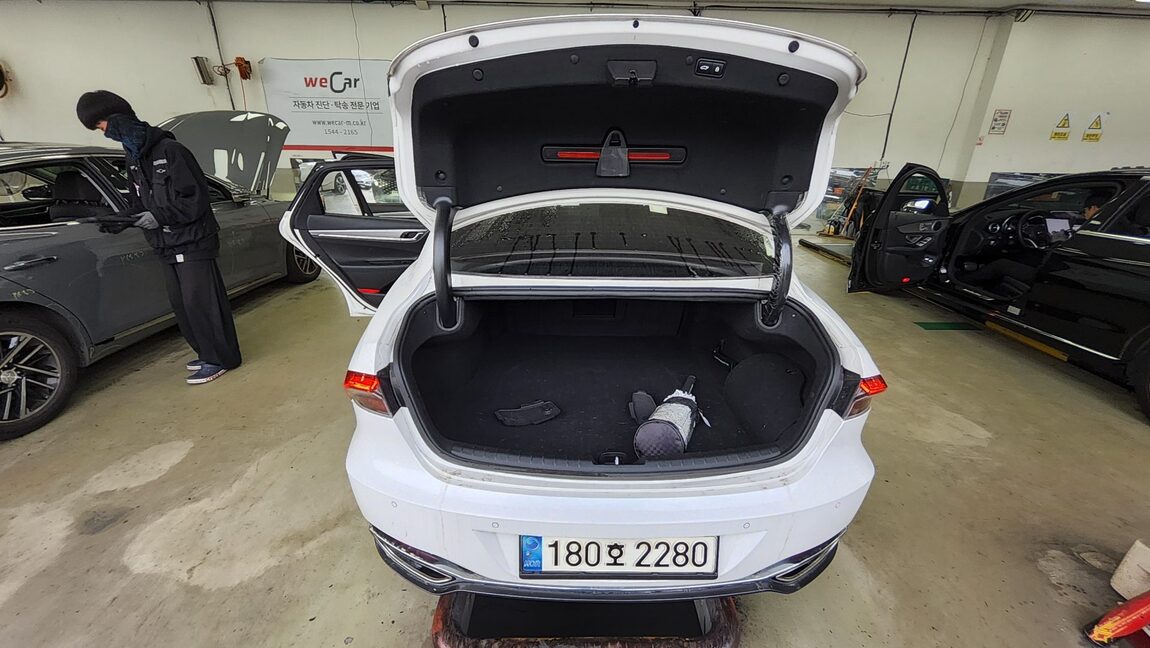 HYUNDAI THE NEW GRANDEUR IG HYBRID 2.4 HEV LE BLANC 2022 - zdjęcie 15