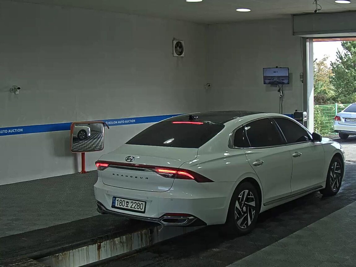 HYUNDAI THE NEW GRANDEUR IG HYBRID 2.4 HEV LE BLANC 2022 - zdjęcie 5