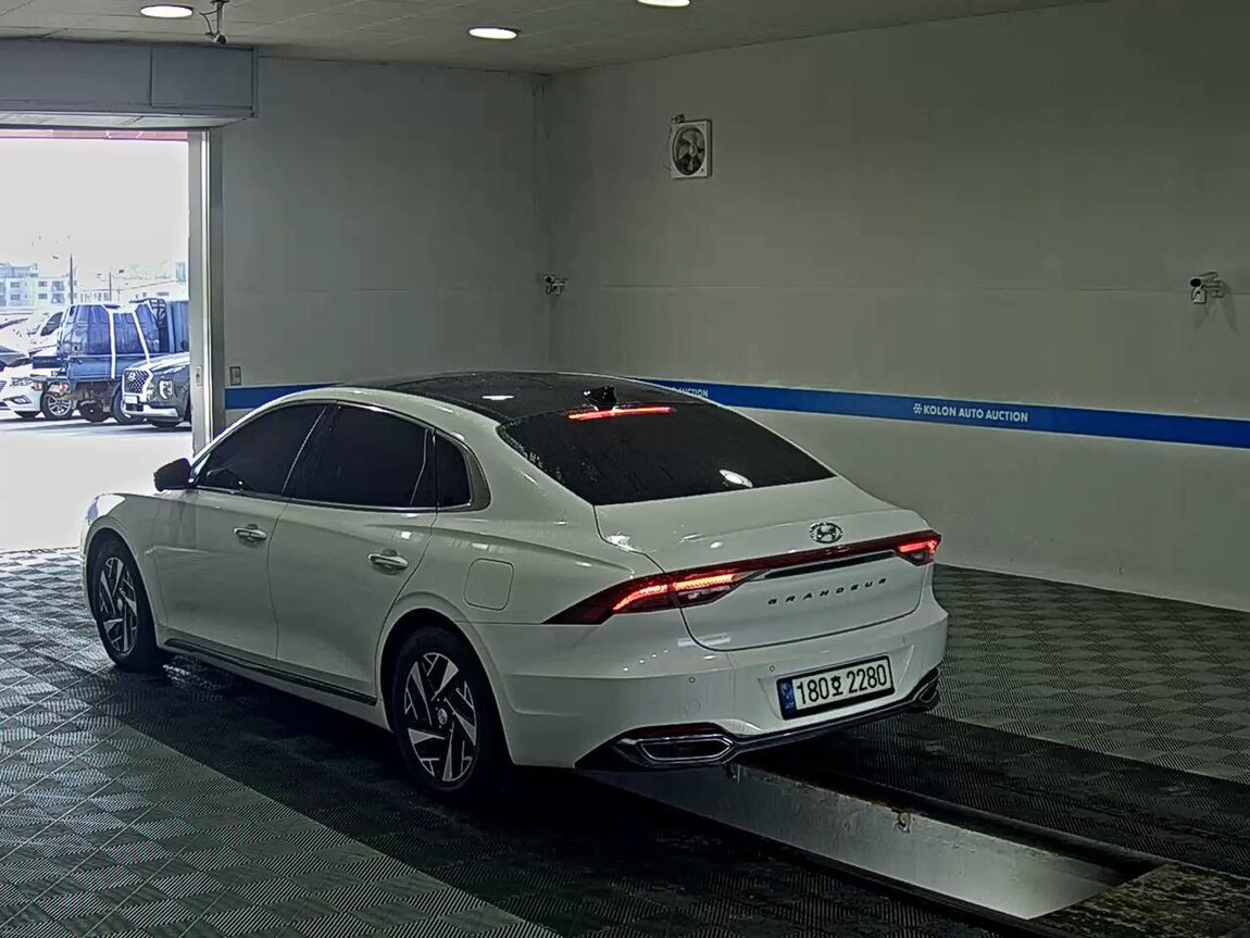 HYUNDAI THE NEW GRANDEUR IG HYBRID 2.4 HEV LE BLANC 2022 - zdjęcie 6