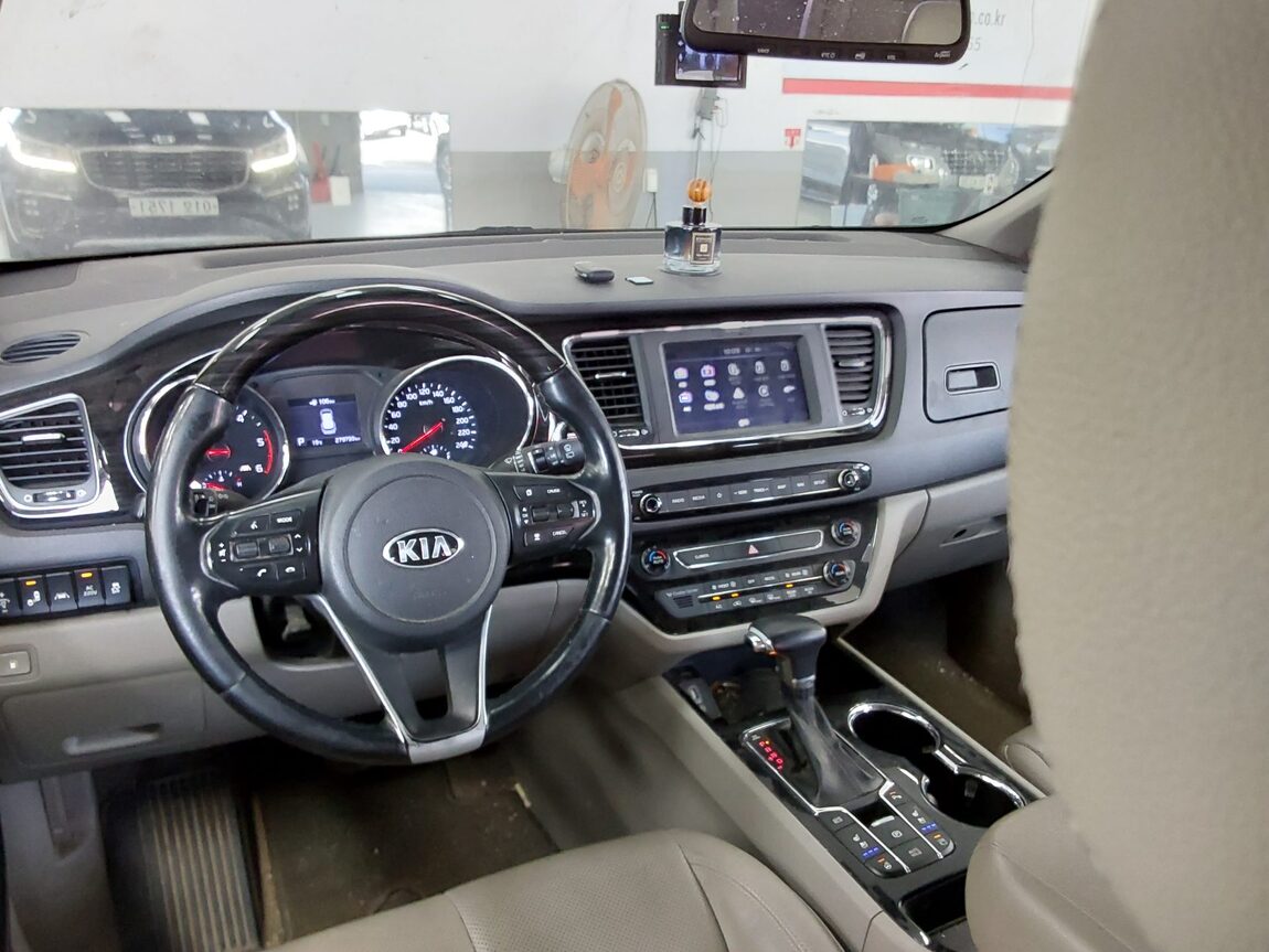 KIA THE NEW CARNIVAL 9-SEATER DIESEL NOBLESSE SPECIAL 2019 - zdjęcie 11
