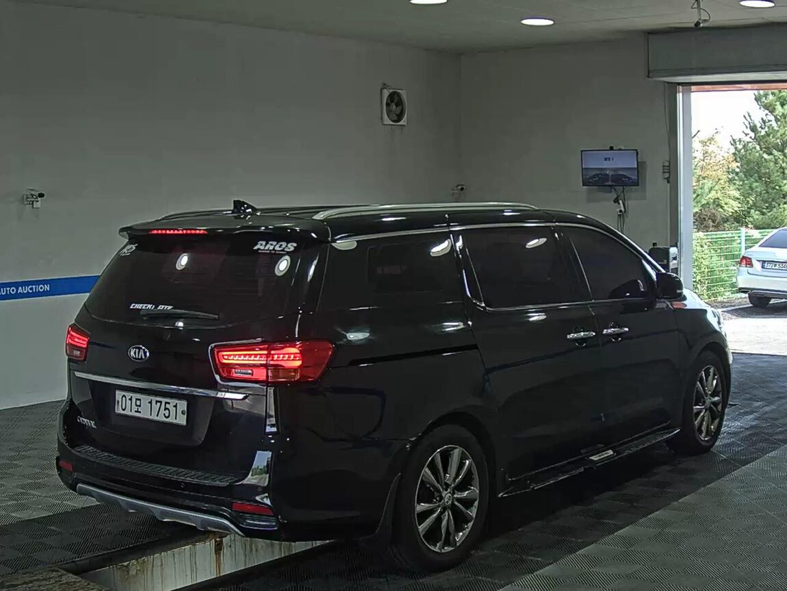 KIA THE NEW CARNIVAL 9-SEATER DIESEL NOBLESSE SPECIAL 2019 - zdjęcie 5