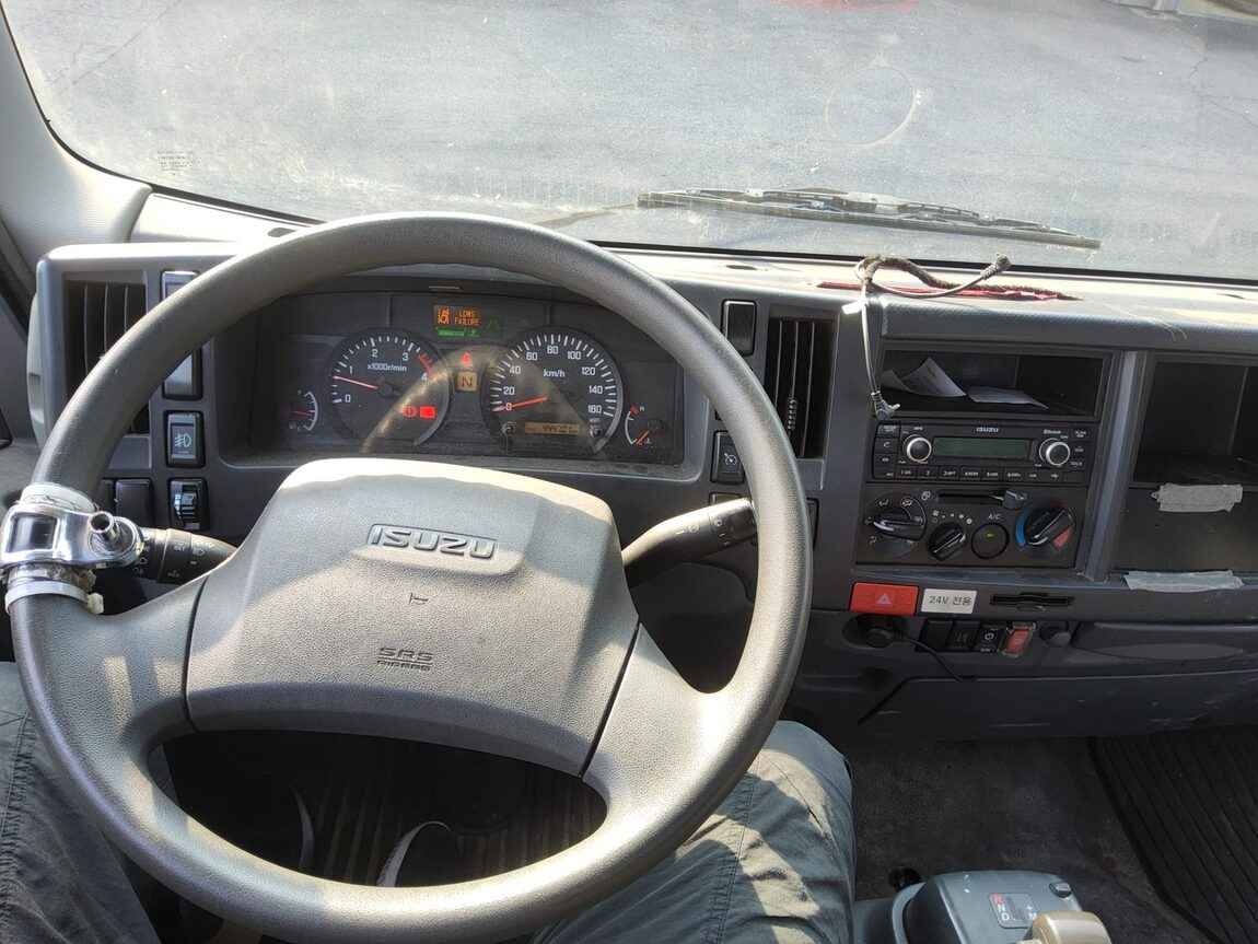 ISUZU ELF 3.5 TON CARGO LONG WHEELBASE 2019 - zdjęcie 13