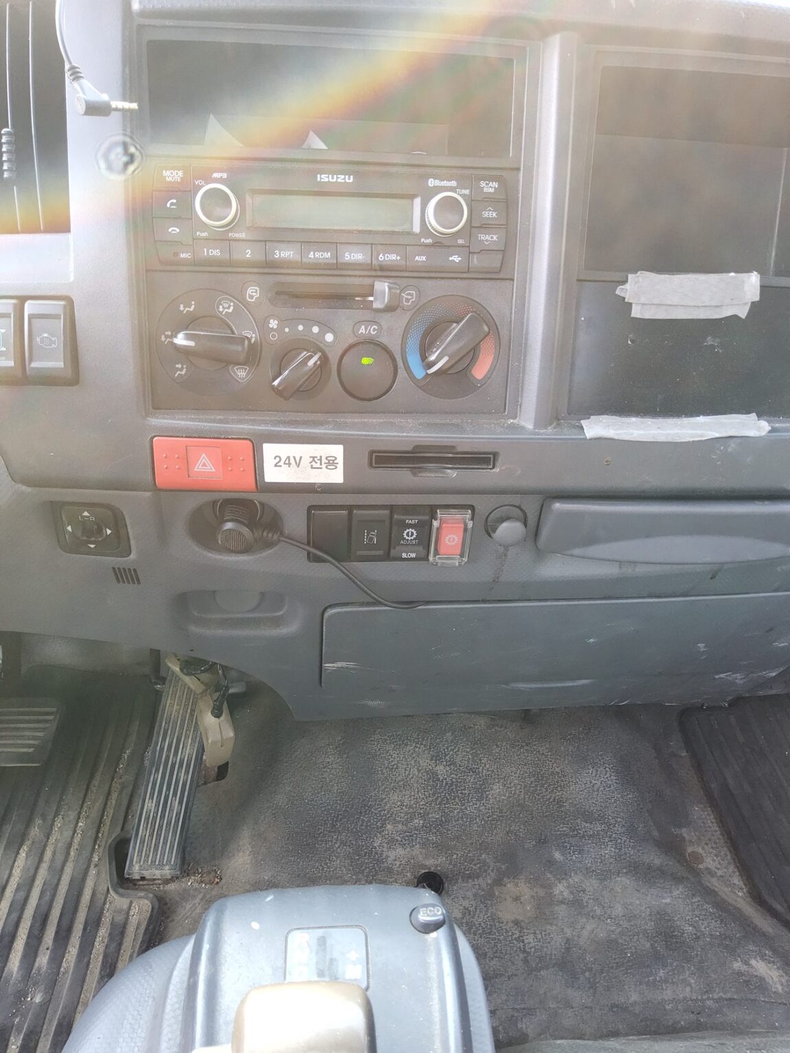 ISUZU ELF 3.5 TON CARGO LONG WHEELBASE 2019 - zdjęcie 15