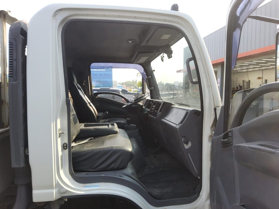 ISUZU ELF 3.5 TON CARGO LONG WHEELBASE 2019 - zdjęcie 10