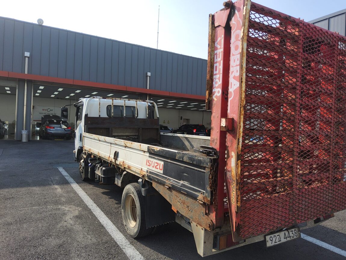 ISUZU ELF 3.5 TON CARGO LONG WHEELBASE 2019 - zdjęcie 4
