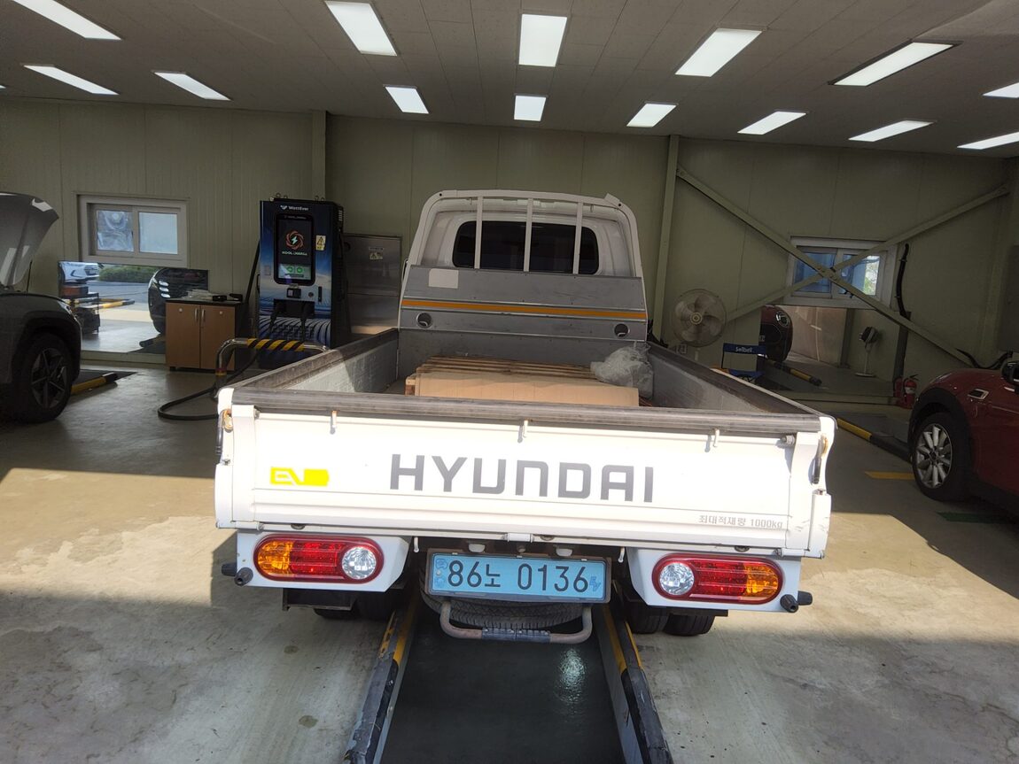 HYUNDAI PORTER II ELECTRIC CARGO SMART SPECIAL 2021 - zdjęcie 13