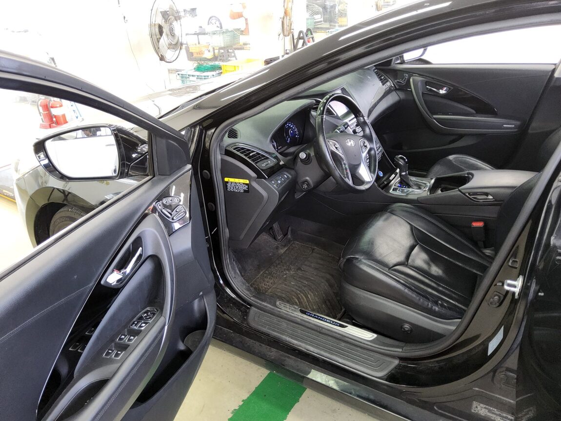 HYUNDAI GRANDEUR HG HG 300 EXCLUSIVE 2016 - zdjęcie 10