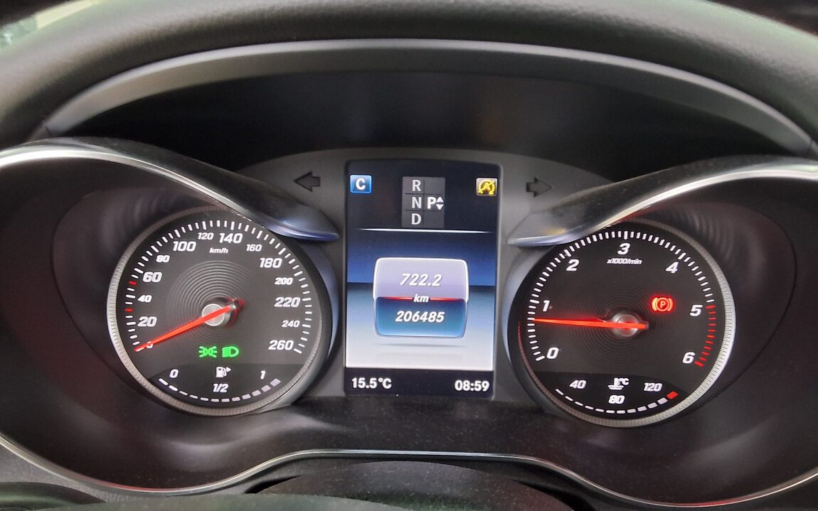 MERCEDES-BENZ C-CLASS (4TH GEN) C220 d AVANTGARDE 2017 - zdjęcie 9