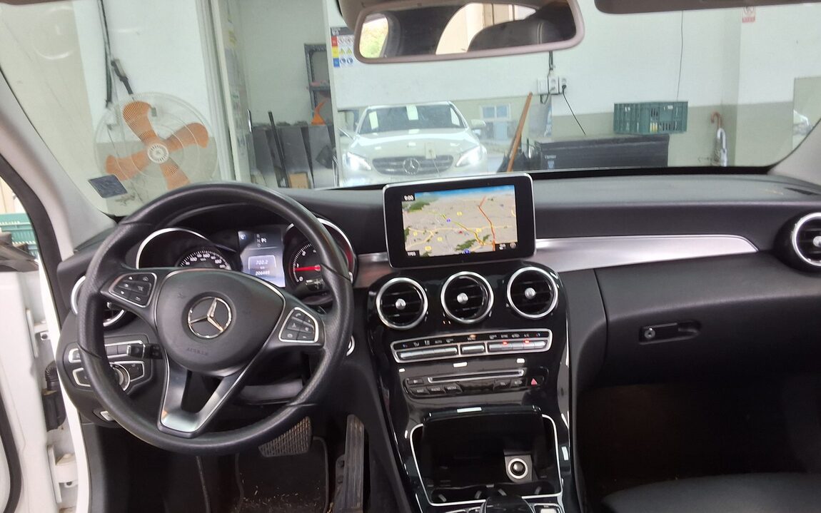 MERCEDES-BENZ C-CLASS (4TH GEN) C220 d AVANTGARDE 2017 - zdjęcie 11