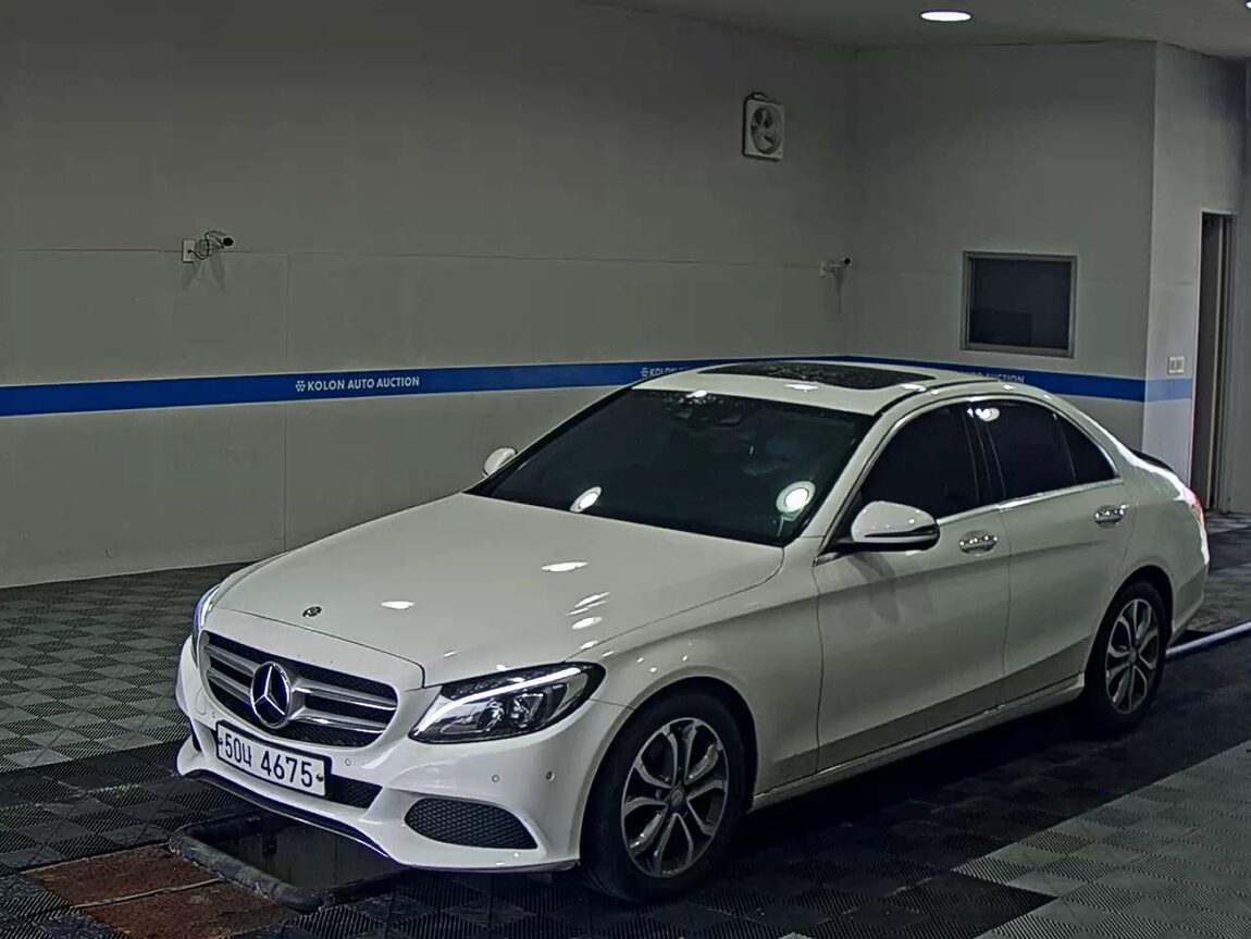 MERCEDES-BENZ C-CLASS (4TH GEN) C220 d AVANTGARDE 2017 - zdjęcie 2