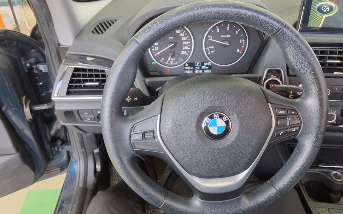 BMW 1 SERIES (2ND GEN) 5-DOOR 118d URBAN LINE 2014 - zdjęcie 17