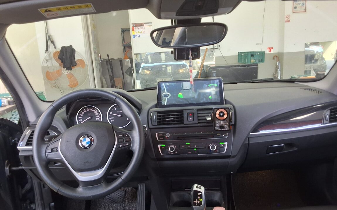 BMW 1 SERIES (2ND GEN) 5-DOOR 118d URBAN LINE 2014 - zdjęcie 11