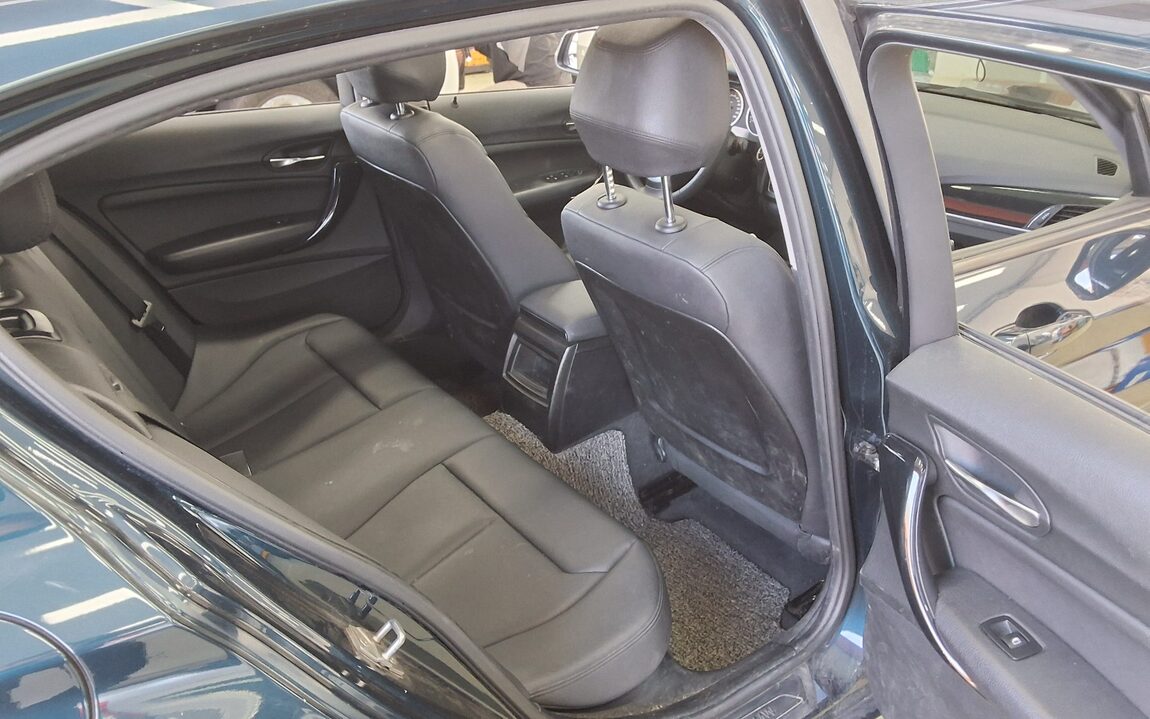 BMW 1 SERIES (2ND GEN) 5-DOOR 118d URBAN LINE 2014 - zdjęcie 13