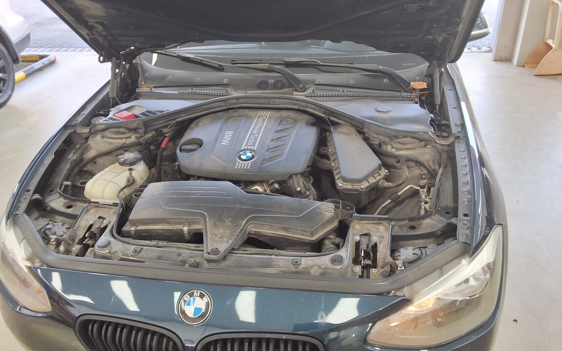 BMW 1 SERIES (2ND GEN) 5-DOOR 118d URBAN LINE 2014 - zdjęcie 22