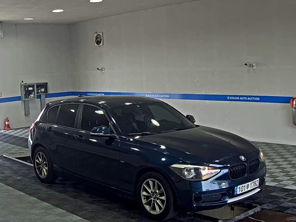 BMW 1 SERIES (2ND GEN) 5-DOOR 118d URBAN LINE 2014 - zdjęcie 3