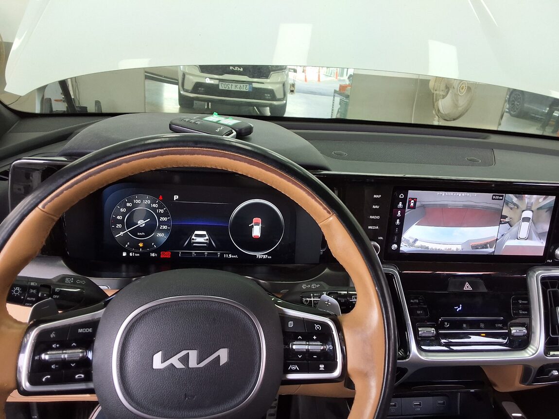 KIA NEW SORENTO (MQ4) 2.5 GASOLINE 4WD SIGNATURE GRAVITY 2022 - zdjęcie 17