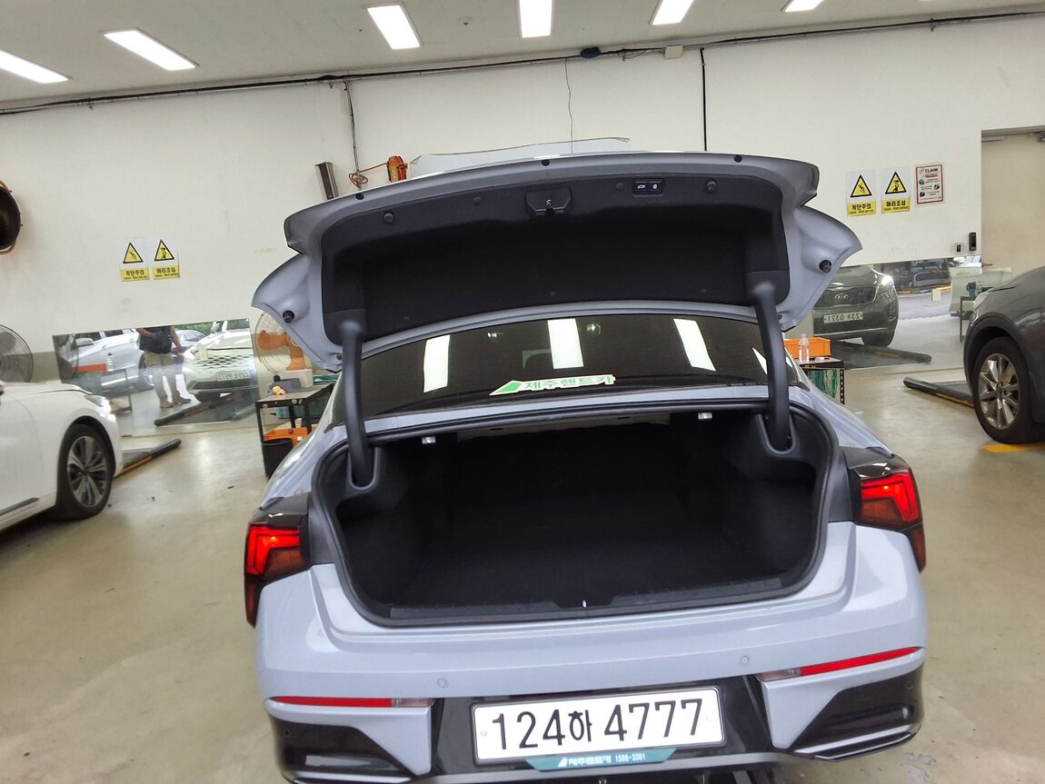 KIA THE NEW K5 HYBRID (DL3) 2.0 HEV NOBLESSE 2024 - zdjęcie 15