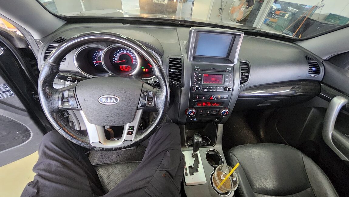 KIA SORENTO R DIESEL 2.0 2WD TLX LUXURY MODEL 2011 - zdjęcie 11