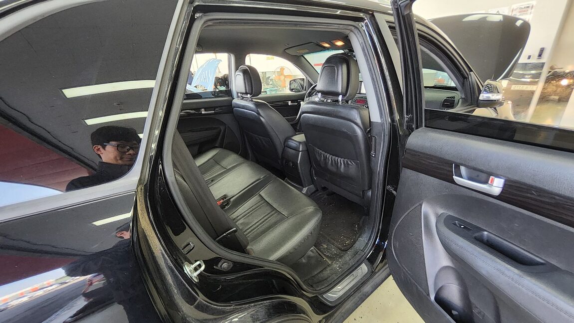 KIA SORENTO R DIESEL 2.0 2WD TLX LUXURY MODEL 2011 - zdjęcie 13