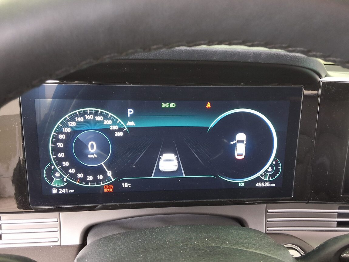 HYUNDAI THE NEW GRANDEUR IG GASOLINE 2.5 PREMIUM 2023 - zdjęcie 9