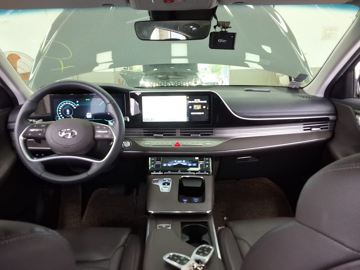 HYUNDAI THE NEW GRANDEUR IG GASOLINE 2.5 PREMIUM 2023 - zdjęcie 11