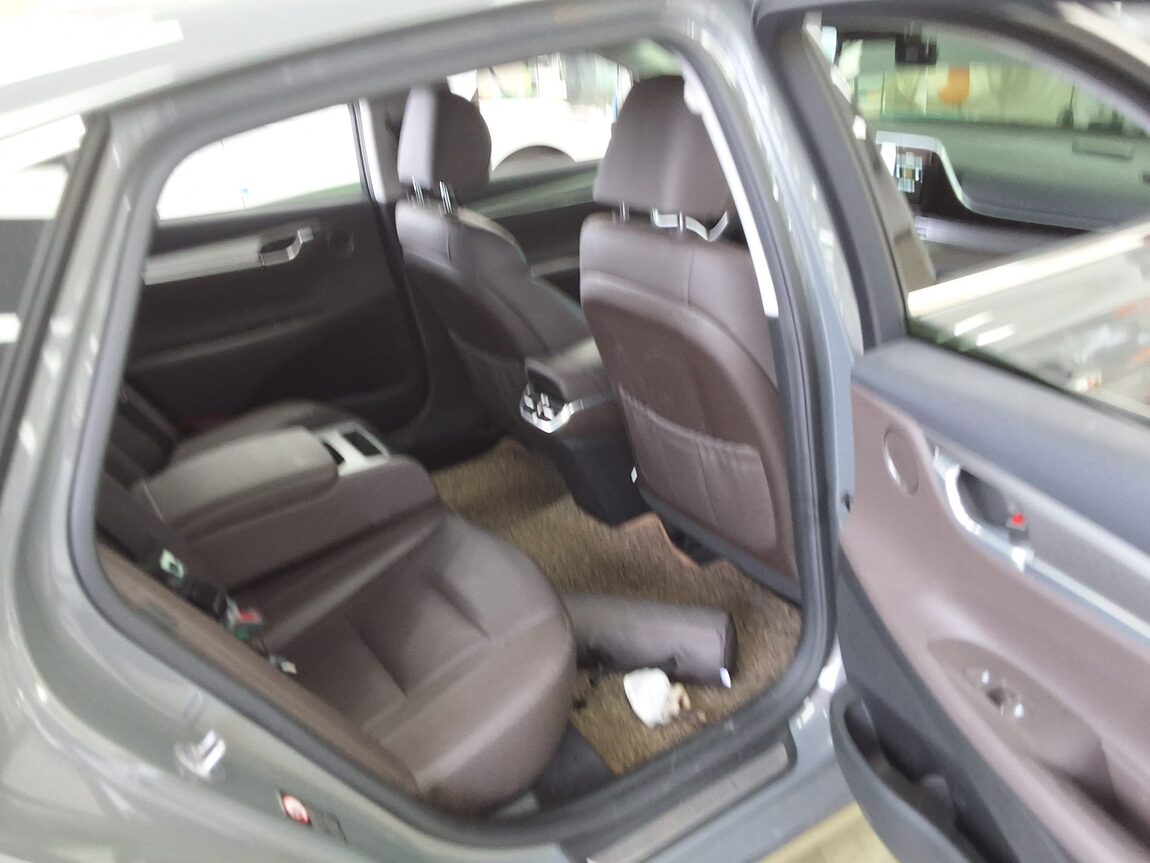HYUNDAI THE NEW GRANDEUR IG GASOLINE 2.5 PREMIUM 2023 - zdjęcie 13