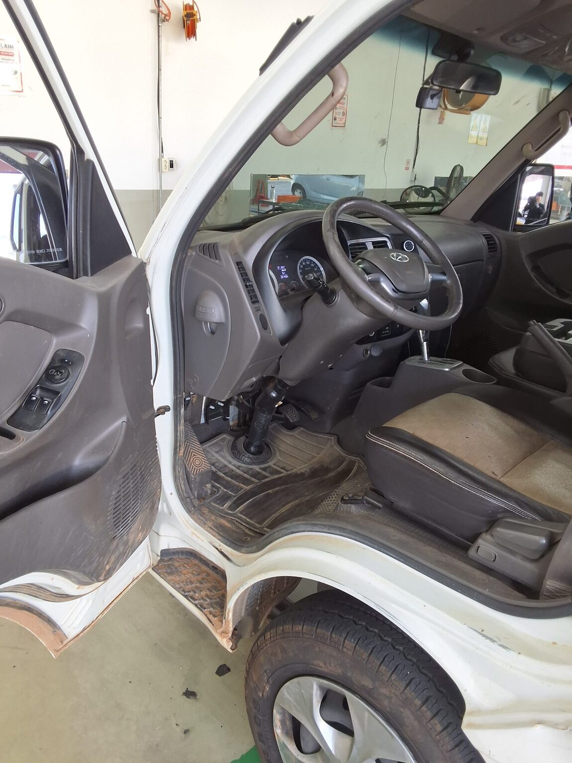 HYUNDAI PORTER II CRDi SUPER CAB EXTRA LONG WHEELBASE SMART 2019 - zdjęcie 10