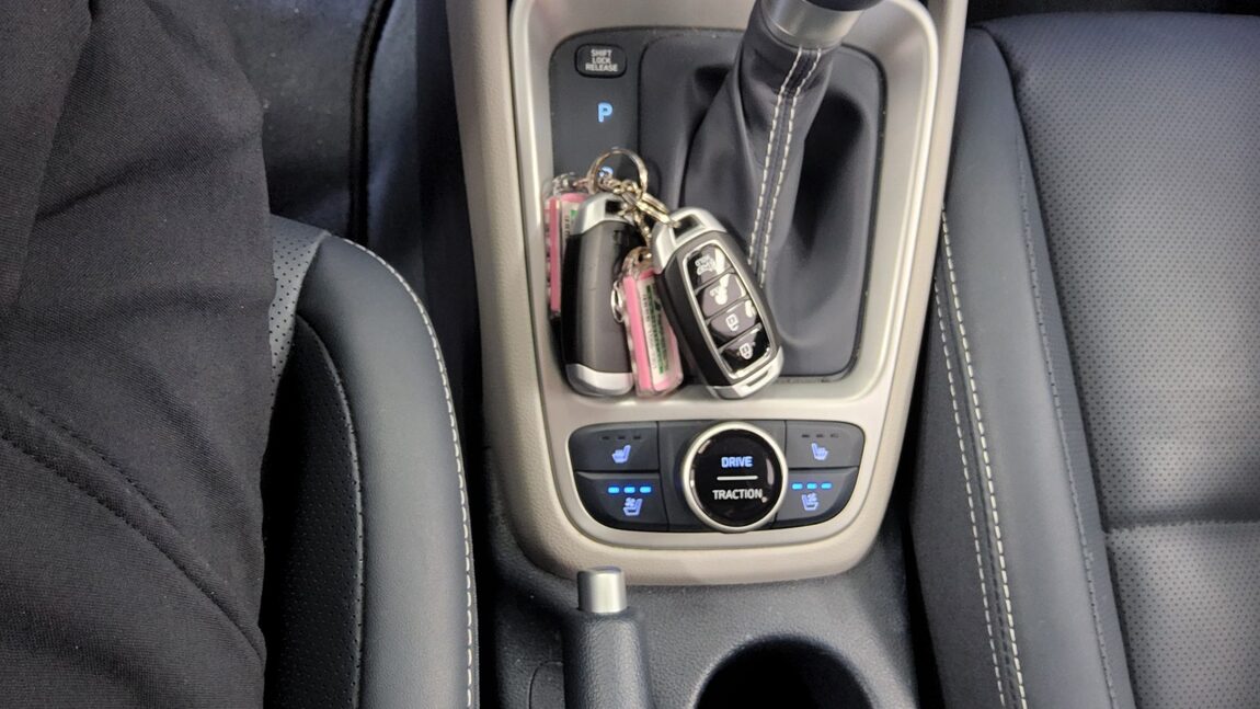 HYUNDAI VENUE 1.6 GASOLINE PREMIUM 2024 - zdjęcie 20