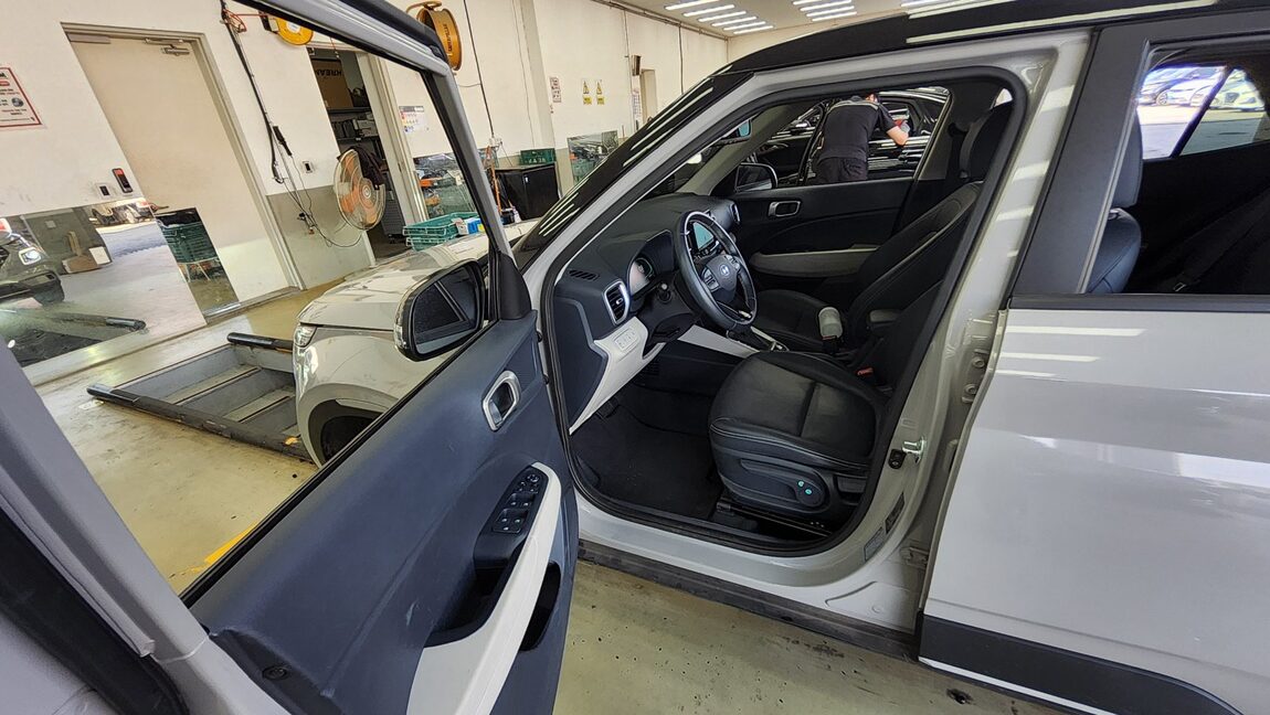 HYUNDAI VENUE 1.6 GASOLINE PREMIUM 2024 - zdjęcie 10
