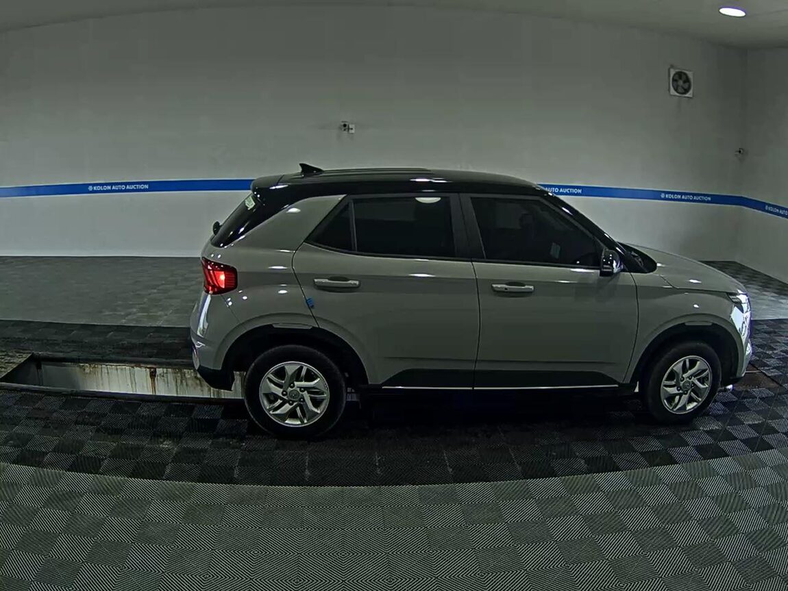 HYUNDAI VENUE 1.6 GASOLINE PREMIUM 2024 - zdjęcie 4
