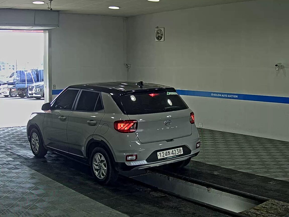 HYUNDAI VENUE 1.6 GASOLINE PREMIUM 2024 - zdjęcie 6