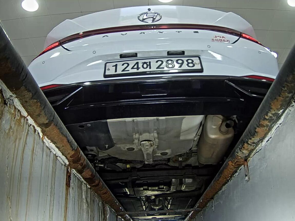 HYUNDAI AVANTE (CN7) 1.6 GASOLINE MODERN 2021 - zdjęcie 8