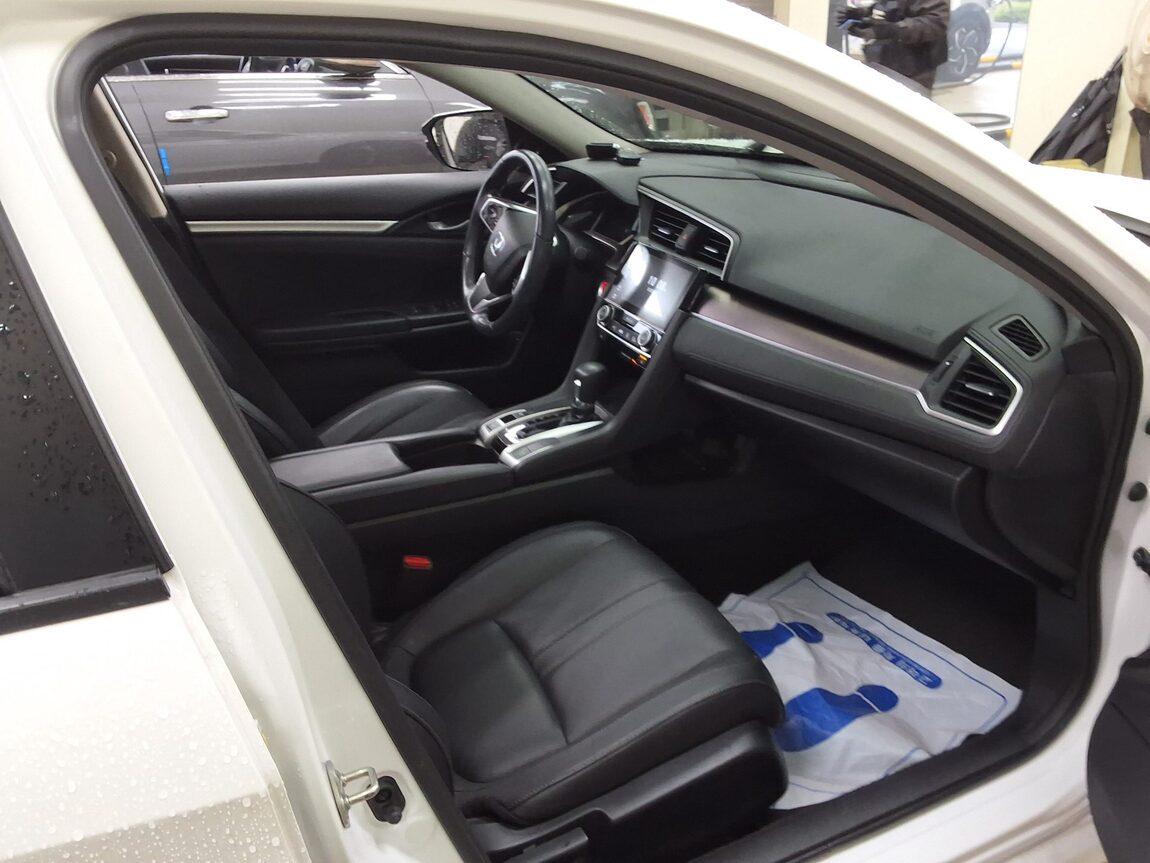 HONDA CIVIC (10TH GEN) 2 2017 - zdjęcie 15