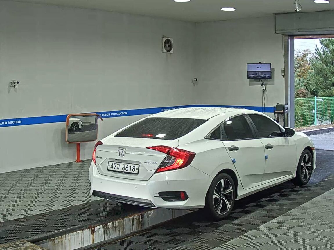 HONDA CIVIC (10TH GEN) 2 2017 - zdjęcie 5