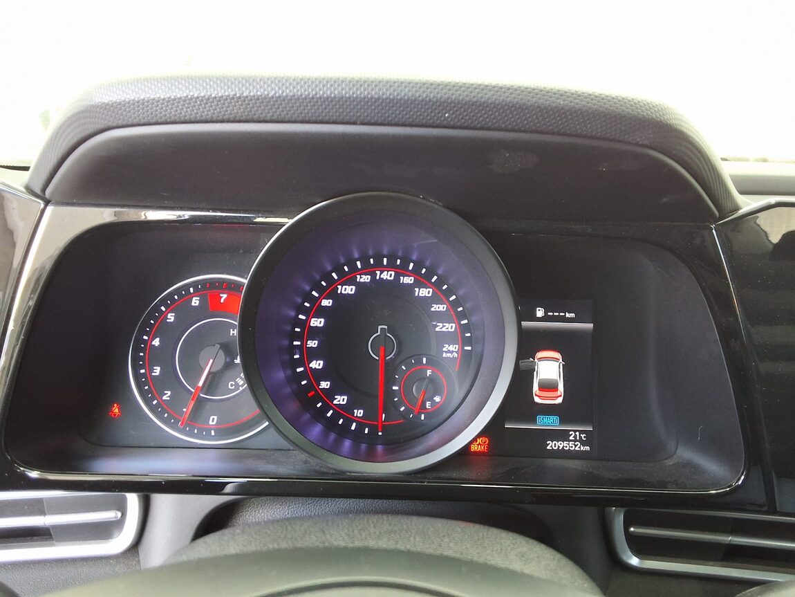 HYUNDAI AVANTE (CN7) 1.6 GASOLINE MODERN 2021 - zdjęcie 9