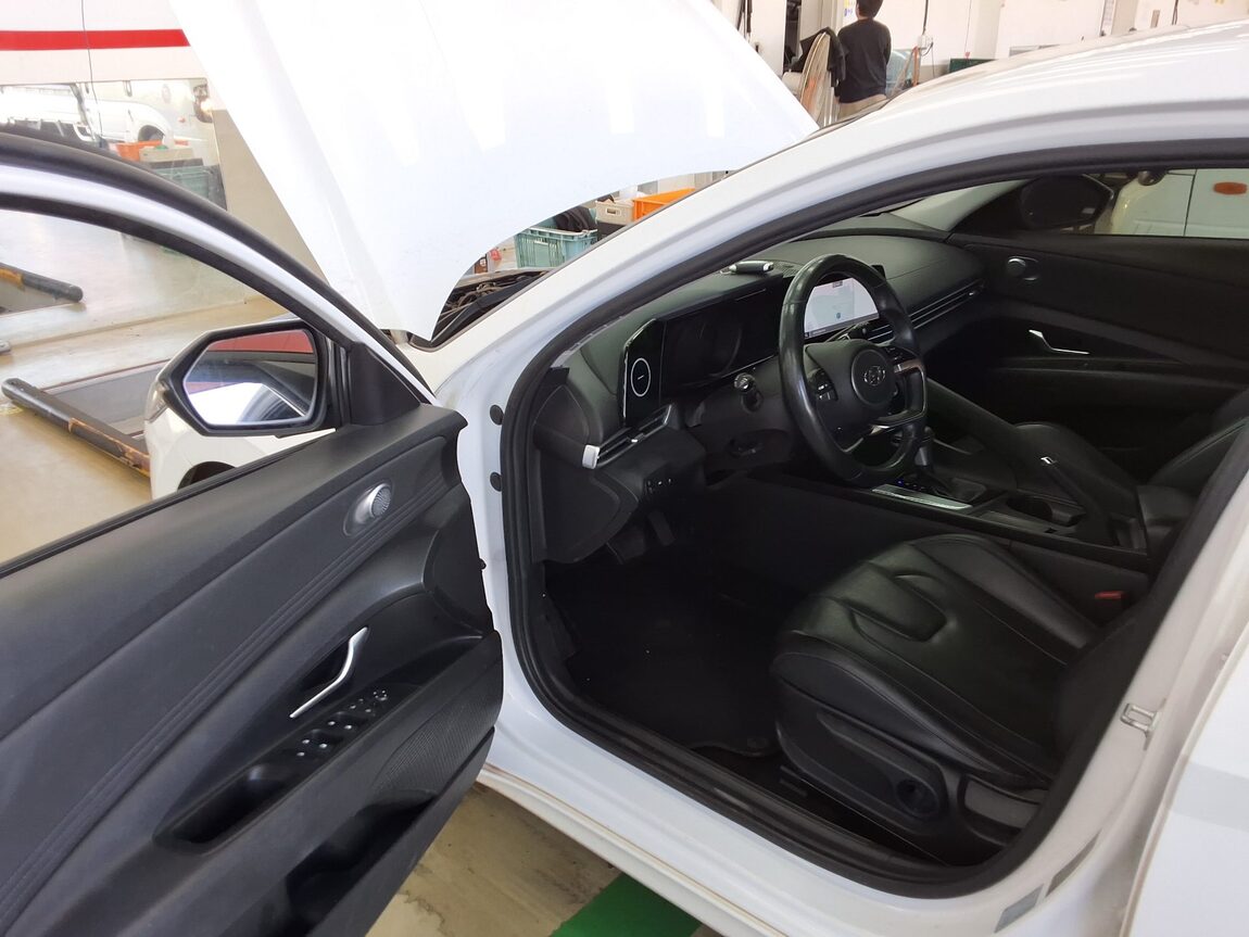 HYUNDAI AVANTE (CN7) 1.6 GASOLINE MODERN 2021 - zdjęcie 10