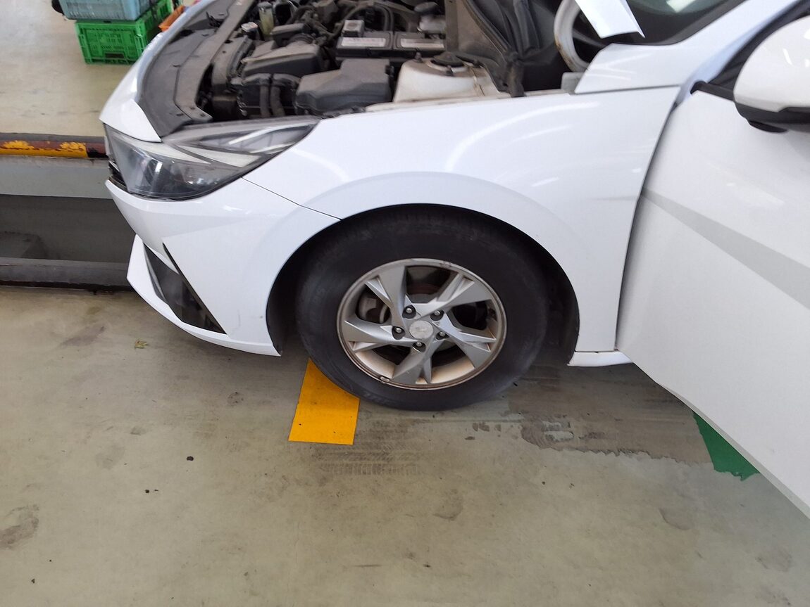 HYUNDAI AVANTE (CN7) 1.6 GASOLINE MODERN 2021 - zdjęcie 20