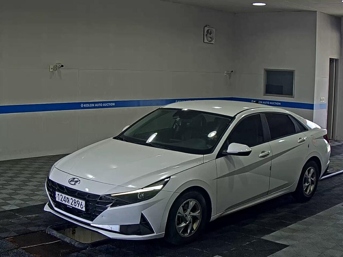 HYUNDAI AVANTE (CN7) 1.6 GASOLINE MODERN 2021 - zdjęcie 2