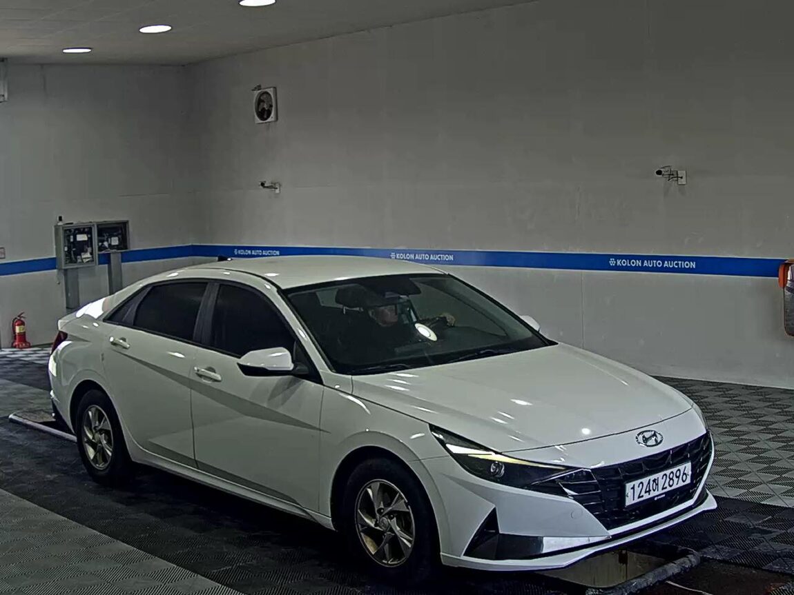 HYUNDAI AVANTE (CN7) 1.6 GASOLINE MODERN 2021 - zdjęcie 3
