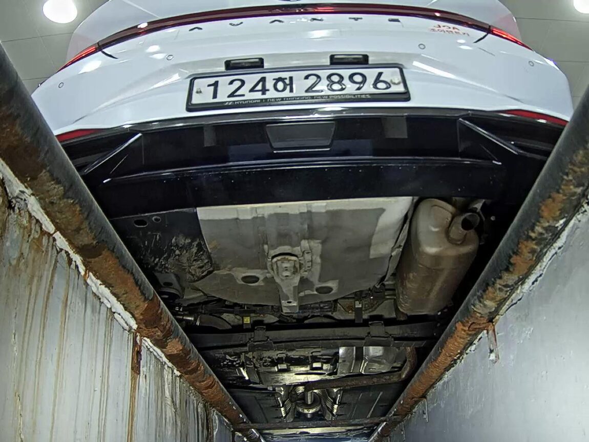 HYUNDAI AVANTE (CN7) 1.6 GASOLINE MODERN 2021 - zdjęcie 8