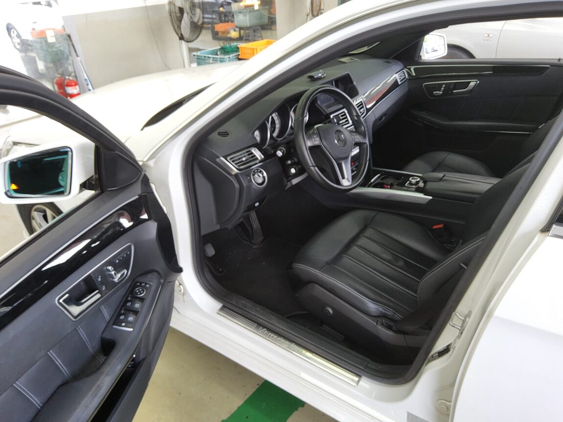 MERCEDES-BENZ E-CLASS (4TH GEN) E220 CDI BLUETEC AVANTGARDE 2016 - zdjęcie 10