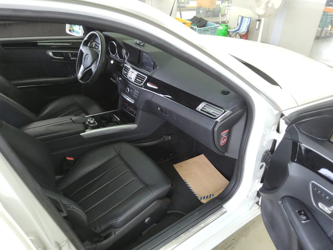 MERCEDES-BENZ E-CLASS (4TH GEN) E220 CDI BLUETEC AVANTGARDE 2016 - zdjęcie 14