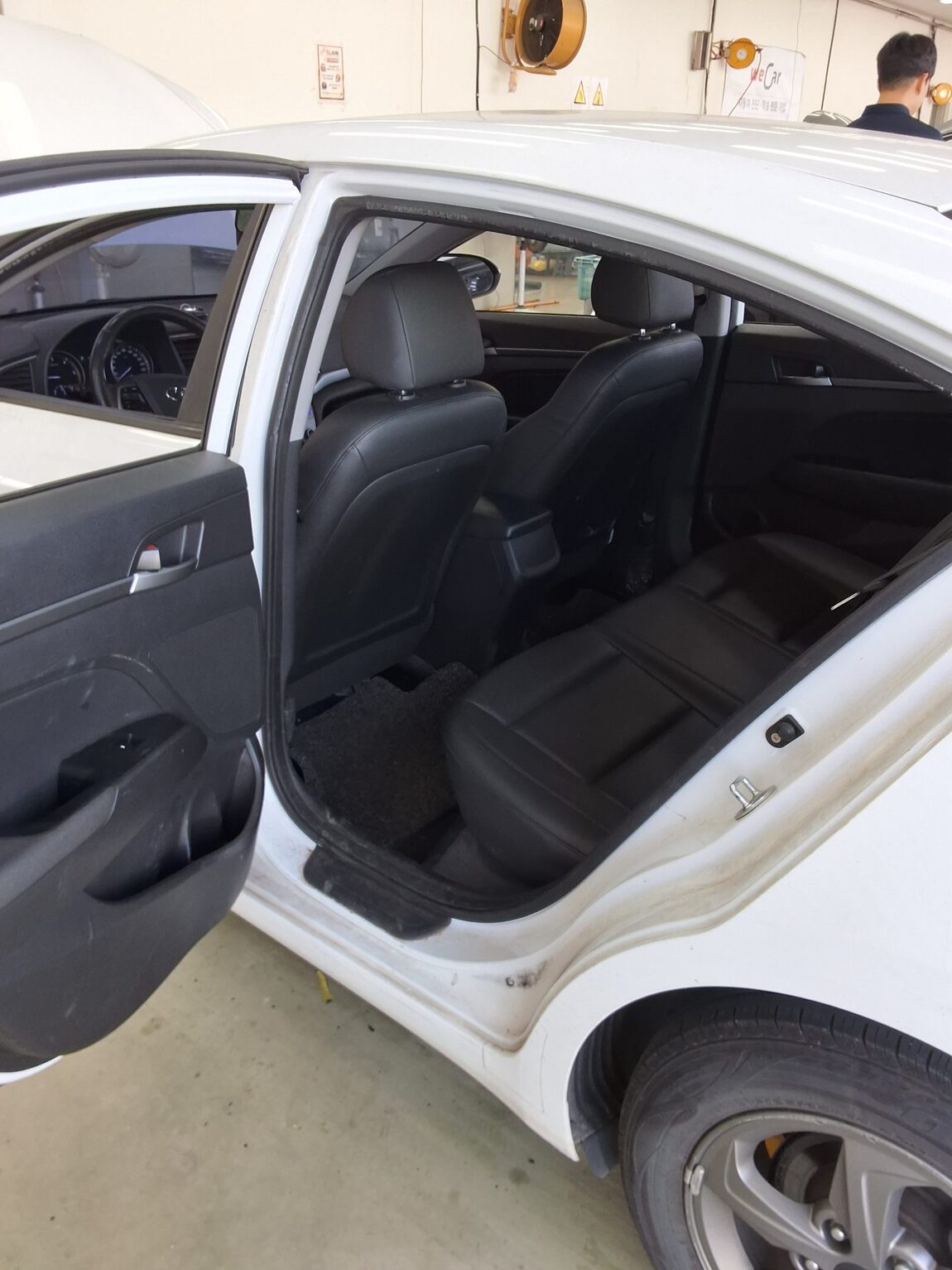 HYUNDAI AVANTE AD 1.6 DIESEL SMART 2017 - zdjęcie 12