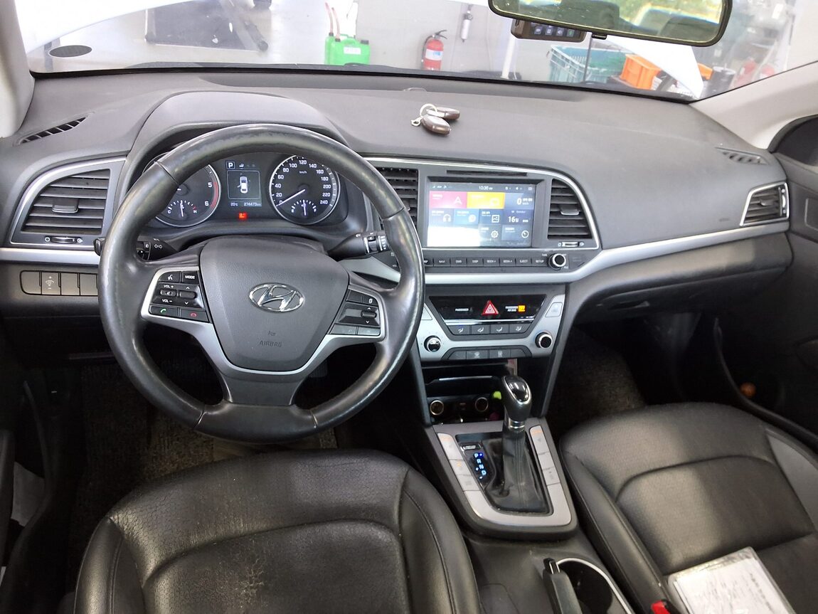 HYUNDAI AVANTE AD 1.6 DIESEL SMART 2017 - zdjęcie 11