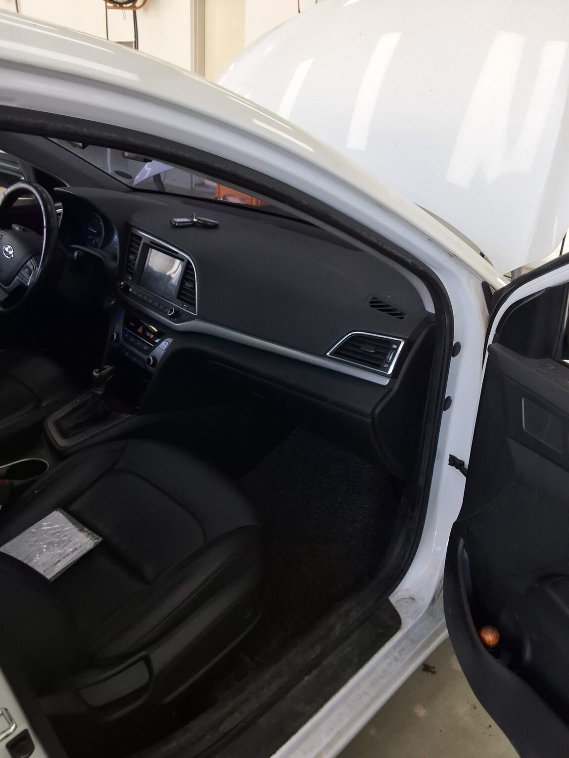 HYUNDAI AVANTE AD 1.6 DIESEL SMART 2017 - zdjęcie 14
