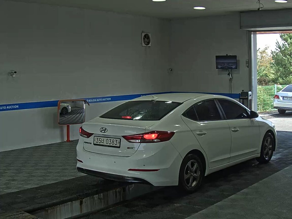 HYUNDAI AVANTE AD 1.6 DIESEL SMART 2017 - zdjęcie 5